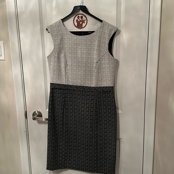 Sleeveless work dress white and navy blue - Picture 1 of 3